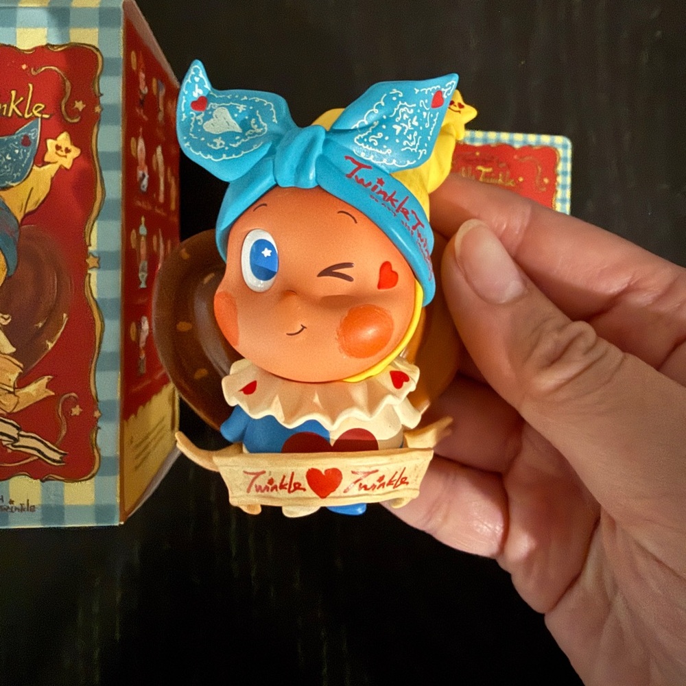 Pop Mart Twinkle Twinkle Savor the Moments "Happy palmier"